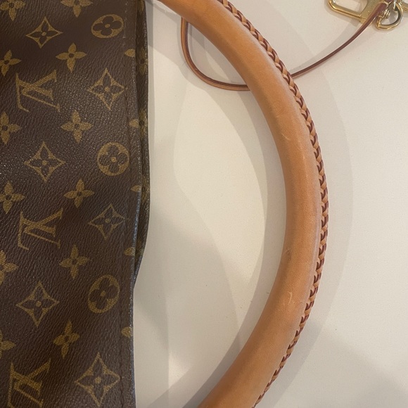 Louis Vuitton Artsy MM Monogram Shoulder Bag Tote Purse (CA1141) Gently used. - Picture 12 of 17